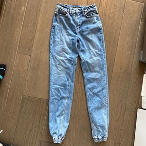 AE NWOT Jean high waisted “mom joggers” 🏃‍♀️